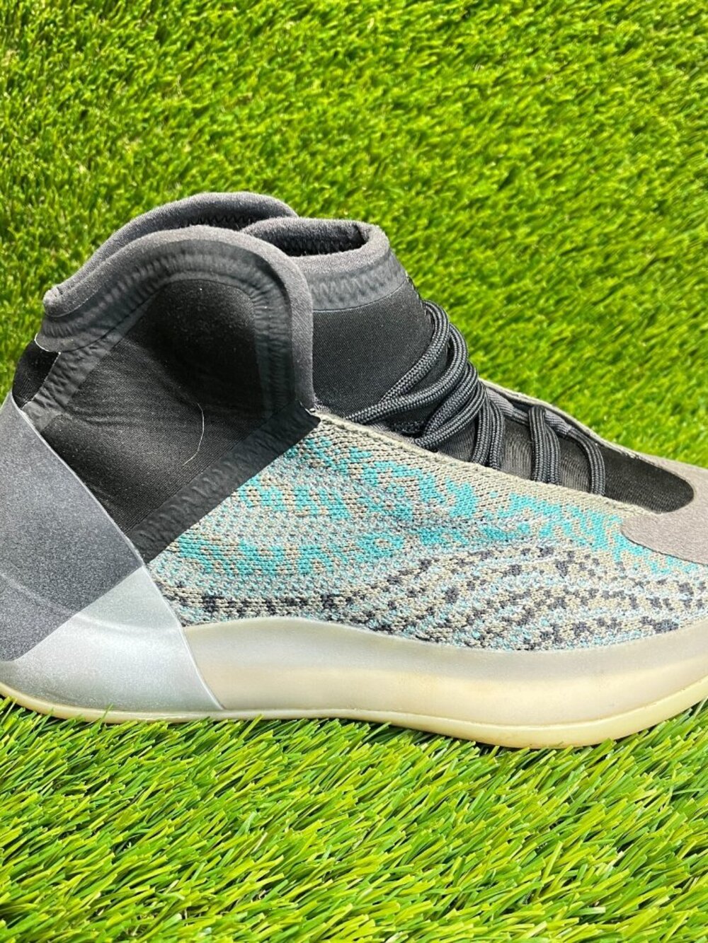 Adidas‎ Yeezy Quantum Mens Size 6.5 Gray Black Blue Basketball Shoes Sneakers
